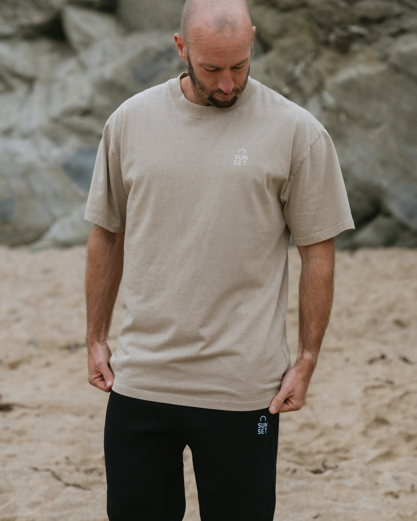 Sunset Surf Men's Heavyweight T-Shirt – Faded Sand