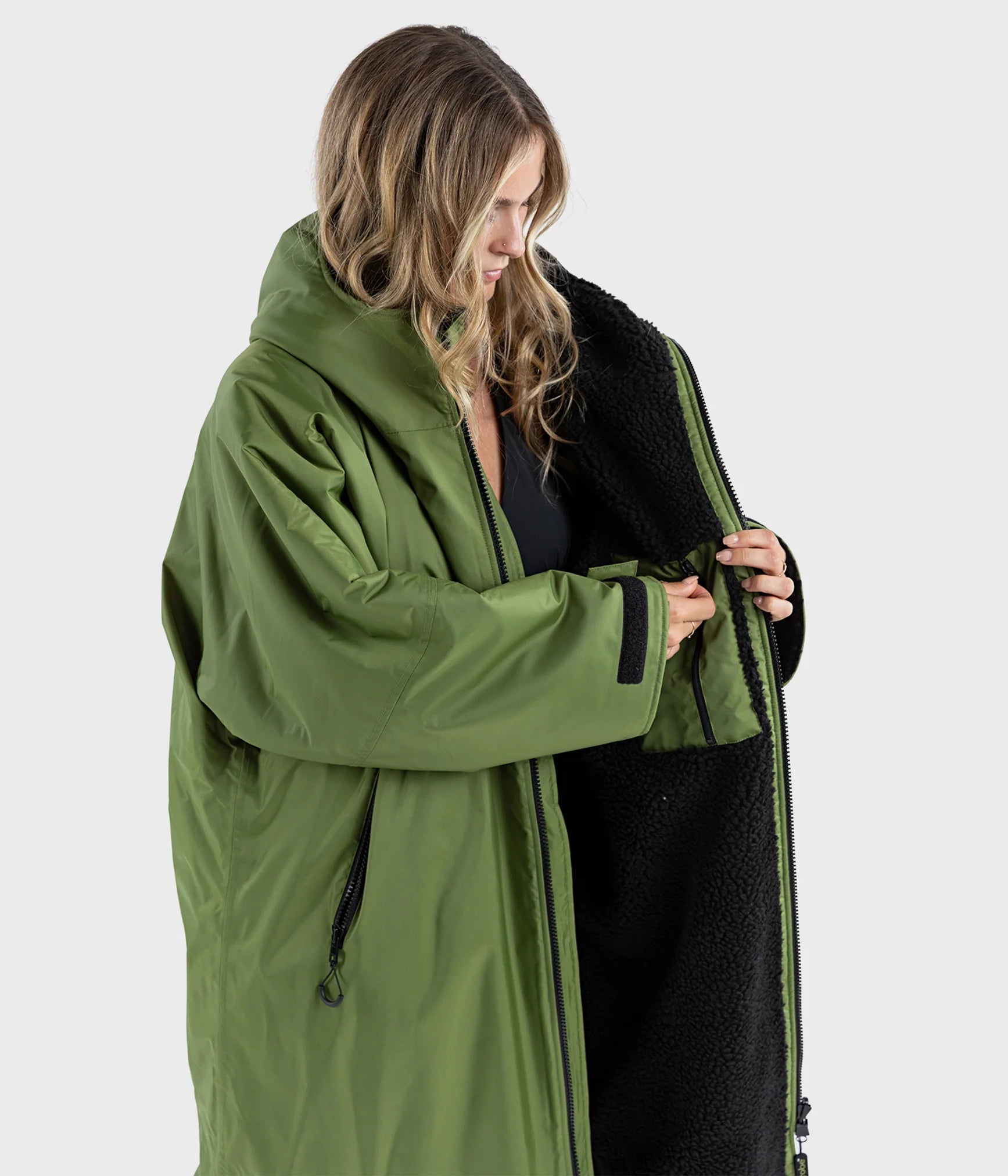 Dryrobe Advance Long Sleeve Change Coat - Dark Green & Black