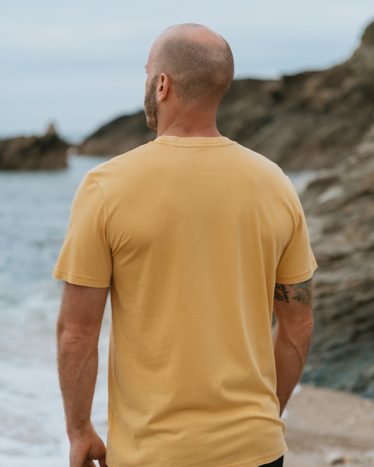 Men's Classic Organic T-Shirt - Washed Ochre
